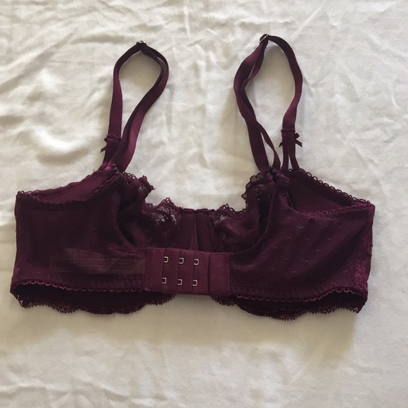 gorgeous lacy Victoria’s Secret bra - Picture 2 of 4